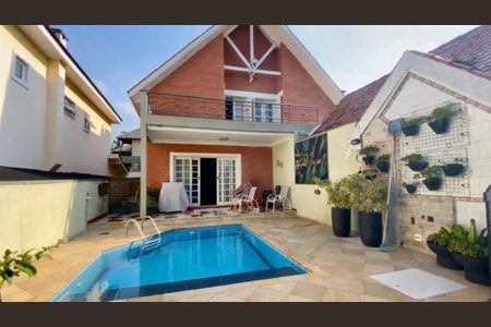 Casa de condomínio à venda com 320m², 4 quartos e 4 vagasFoto 01