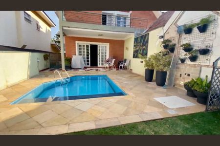 Casa de condomínio à venda com 320m², 4 quartos e 4 vagasFoto 02