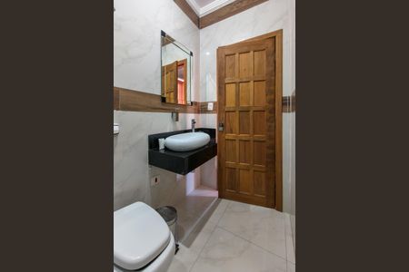 Casa para alugar com 250m², 3 quartos e 2 vagasBanheiro 