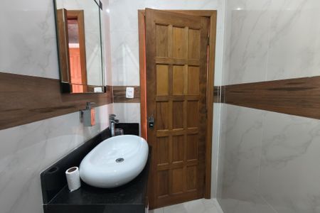 Casa para alugar com 250m², 3 quartos e 2 vagasBanheiro 