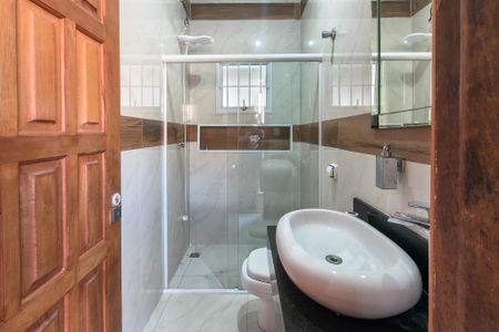 Casa para alugar com 250m², 3 quartos e 2 vagasBanheiro 