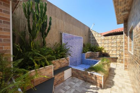 Casa para alugar com 250m², 3 quartos e 2 vagasQuintal/ fonte