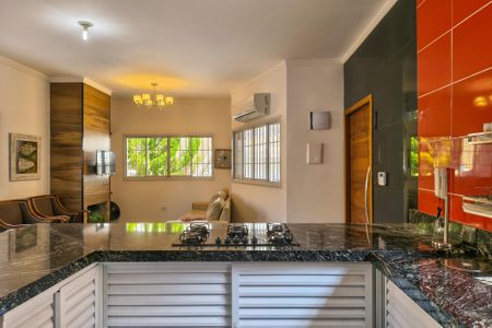 Casa para alugar com 250m², 3 quartos e 2 vagasCozinha 