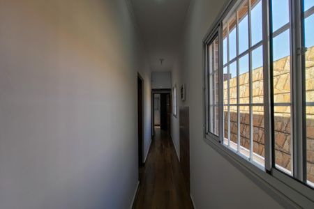 Casa para alugar com 250m², 3 quartos e 2 vagasCorredor 