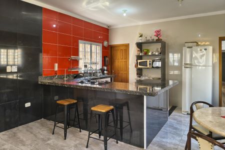 Casa para alugar com 250m², 3 quartos e 2 vagasCozinha 