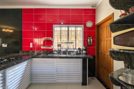 Casa para alugar com 250m², 3 quartos e 2 vagasCozinha 