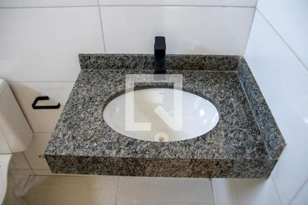 Banheiro de kitnet/studio para alugar com 1 quarto, 45m² em Setor Vila João Vaz, Goiânia