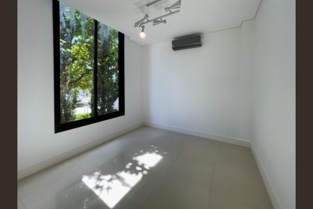 Casa de condomínio à venda com 440m², 4 quartos e 4 vagasFoto 03