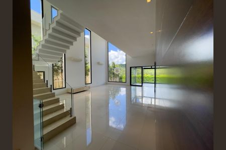 Casa de condomínio à venda com 440m², 4 quartos e 4 vagasFoto 04