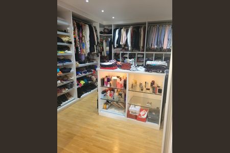 Casa de condomínio à venda com 760m², 4 quartos e 9 vagas Casa de condomínio à venda com 760m², 4 quartos e 9 vagasFoto 05