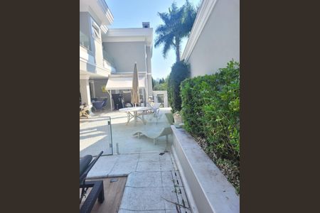 Casa de condomínio à venda com 760m², 4 quartos e 9 vagas Casa de condomínio à venda com 760m², 4 quartos e 9 vagasFoto 48