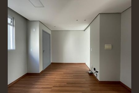 Apartamento à venda com 2 quartos, 57m² em Diehl, Novo Hamburgo