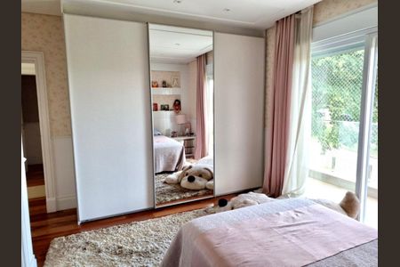 Casa de condomínio à venda com 734m², 5 quartos e 6 vagas Casa de condomínio à venda com 734m², 5 quartos e 6 vagasFoto 18