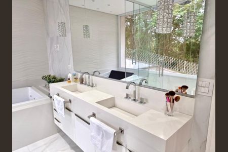 Casa de condomínio à venda com 734m², 5 quartos e 6 vagas Casa de condomínio à venda com 734m², 5 quartos e 6 vagasFoto 27