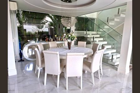 Casa de condomínio à venda com 734m², 5 quartos e 6 vagas Casa de condomínio à venda com 734m², 5 quartos e 6 vagasFoto 30
