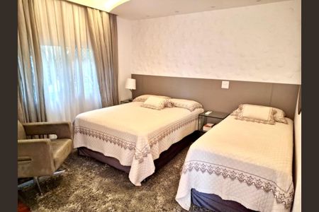 Casa de condomínio à venda com 734m², 5 quartos e 6 vagas Casa de condomínio à venda com 734m², 5 quartos e 6 vagasFoto 19
