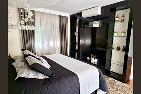 Casa de condomínio à venda com 734m², 5 quartos e 6 vagas Casa de condomínio à venda com 734m², 5 quartos e 6 vagasFoto 32