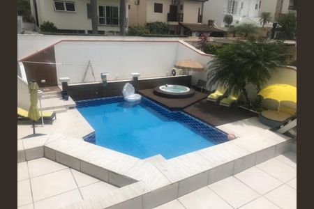 Casa de condomínio à venda com 700m², 4 quartos e 6 vagas Casa de condomínio à venda com 700m², 4 quartos e 6 vagasFoto 21