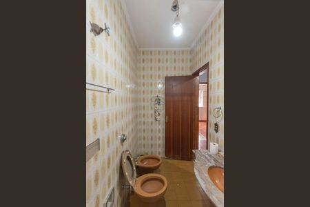 Casa à venda com 180m², 3 quartos e 3 vagas Casa à venda com 180m², 3 quartos e 3 vagasBanheiro social