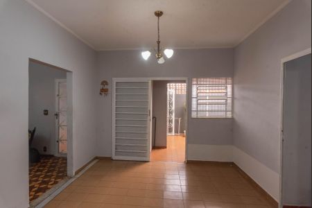 Casa à venda com 180m², 3 quartos e 3 vagas Casa à venda com 180m², 3 quartos e 3 vagasSala de Jantar