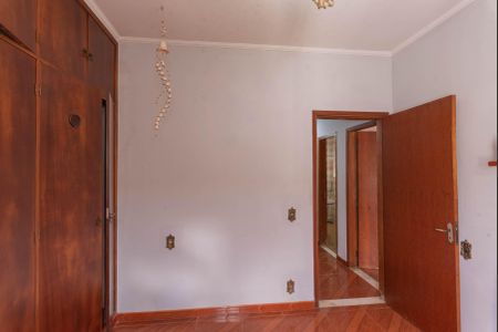 Casa à venda com 180m², 3 quartos e 3 vagas Casa à venda com 180m², 3 quartos e 3 vagasQuarto 1