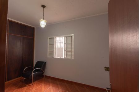 Casa à venda com 180m², 3 quartos e 3 vagas Casa à venda com 180m², 3 quartos e 3 vagasQuarto 2