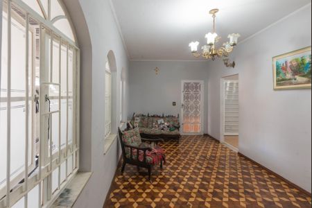 Casa à venda com 180m², 3 quartos e 3 vagas Casa à venda com 180m², 3 quartos e 3 vagasSala