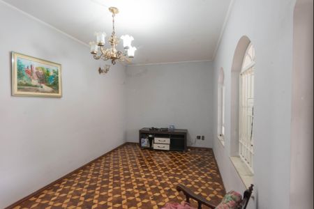 Casa à venda com 180m², 3 quartos e 3 vagas Casa à venda com 180m², 3 quartos e 3 vagasSala