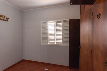 Casa à venda com 180m², 3 quartos e 3 vagas Casa à venda com 180m², 3 quartos e 3 vagasQuarto 1