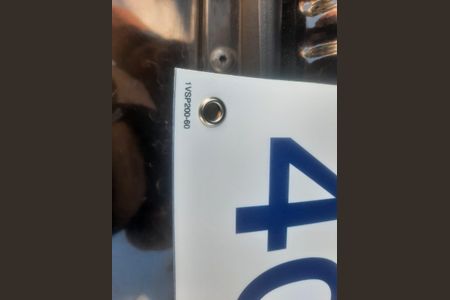 Casa à venda com 180m², 3 quartos e 3 vagas Casa à venda com 180m², 3 quartos e 3 vagasPlaquinha