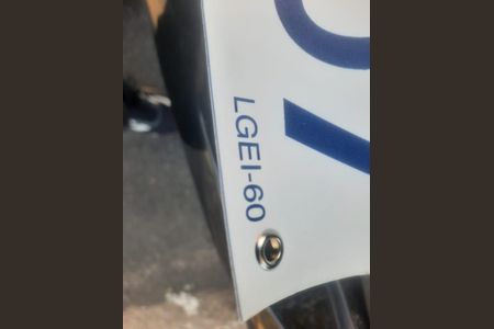 Casa à venda com 180m², 3 quartos e 3 vagas Casa à venda com 180m², 3 quartos e 3 vagasPlaquinha