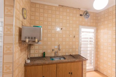 Casa à venda com 180m², 3 quartos e 3 vagas Casa à venda com 180m², 3 quartos e 3 vagasCozinha