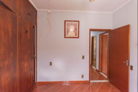 Casa à venda com 180m², 3 quartos e 3 vagas Casa à venda com 180m², 3 quartos e 3 vagasQuarto 1