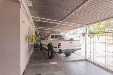Casa à venda com 180m², 3 quartos e 3 vagas Casa à venda com 180m², 3 quartos e 3 vagasGaragem