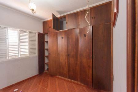 Casa à venda com 180m², 3 quartos e 3 vagas Casa à venda com 180m², 3 quartos e 3 vagasQuarto 1