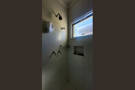 Casa de condomínio para alugar com 560m², 5 quartos e 4 vagas Casa de condomínio para alugar com 560m², 5 quartos e 4 vagasBanheiro da Suíte 1