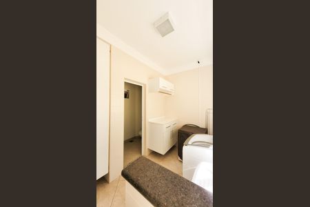 Casa de condomínio para alugar com 560m², 5 quartos e 4 vagas Casa de condomínio para alugar com 560m², 5 quartos e 4 vagasLavanderia