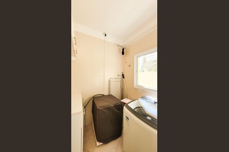 Casa de condomínio para alugar com 560m², 5 quartos e 4 vagas Casa de condomínio para alugar com 560m², 5 quartos e 4 vagasLavanderia