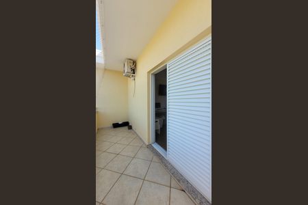 Casa de condomínio para alugar com 560m², 5 quartos e 4 vagas Casa de condomínio para alugar com 560m², 5 quartos e 4 vagasVaranda da Suite 1