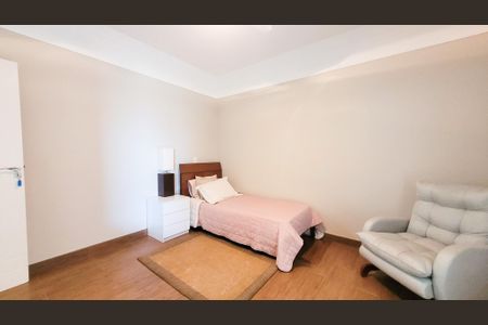 Casa de condomínio para alugar com 560m², 5 quartos e 4 vagas Casa de condomínio para alugar com 560m², 5 quartos e 4 vagasSuíte 2