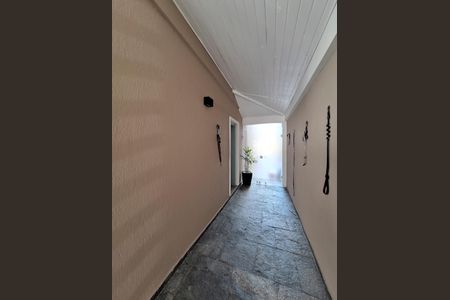 Casa à venda com 200m², 3 quartos e 2 vagasEntrada