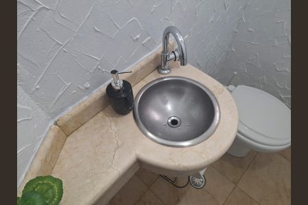 Casa à venda com 200m², 3 quartos e 2 vagasLavabo