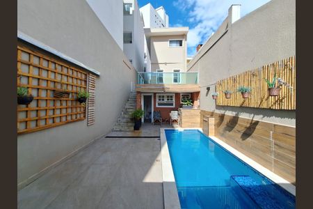 Casa à venda com 200m², 3 quartos e 2 vagasQuintal