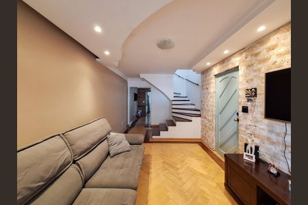 Casa à venda com 200m², 3 quartos e 2 vagasSala