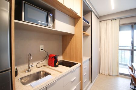 Cozinha de kitnet/studio para alugar com 1 quarto, 25m² em Indianópolis, São Paulo