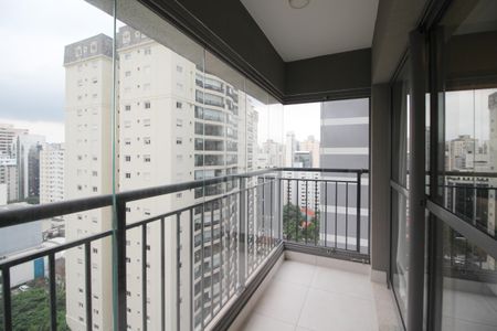 Varanda de kitnet/studio para alugar com 1 quarto, 25m² em Indianópolis, São Paulo