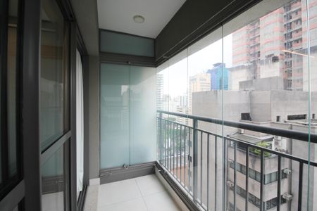 Varanda de kitnet/studio para alugar com 1 quarto, 25m² em Indianópolis, São Paulo