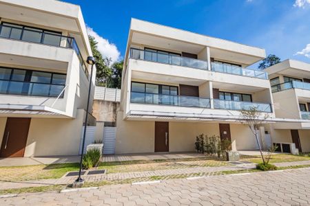 Casa de condomínio à venda com 215m², 4 quartos e 3 vagasFoto 04