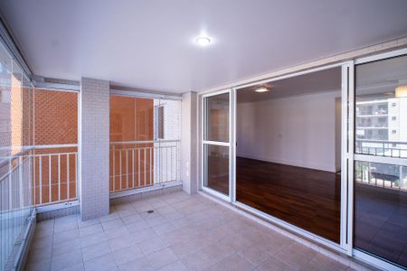 Apartamento para alugar com 141m², 3 quartos e 2 vagasVaranda