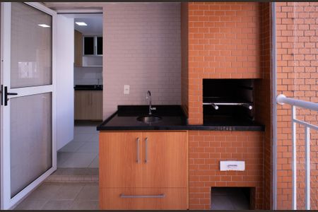 Apartamento para alugar com 141m², 3 quartos e 2 vagasVaranda